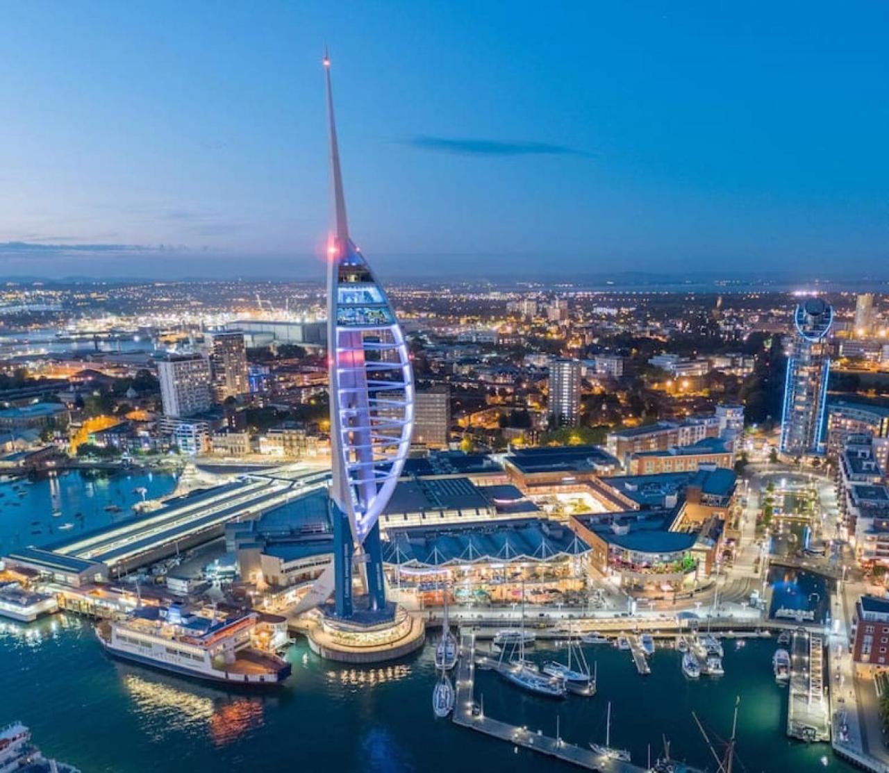 Air Maison - Stunning Beach Front Apartment Portsmouth Exteriér fotografie