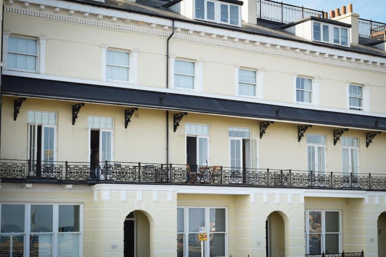 Air Maison - Stunning Beach Front Apartment Portsmouth Exteriér fotografie