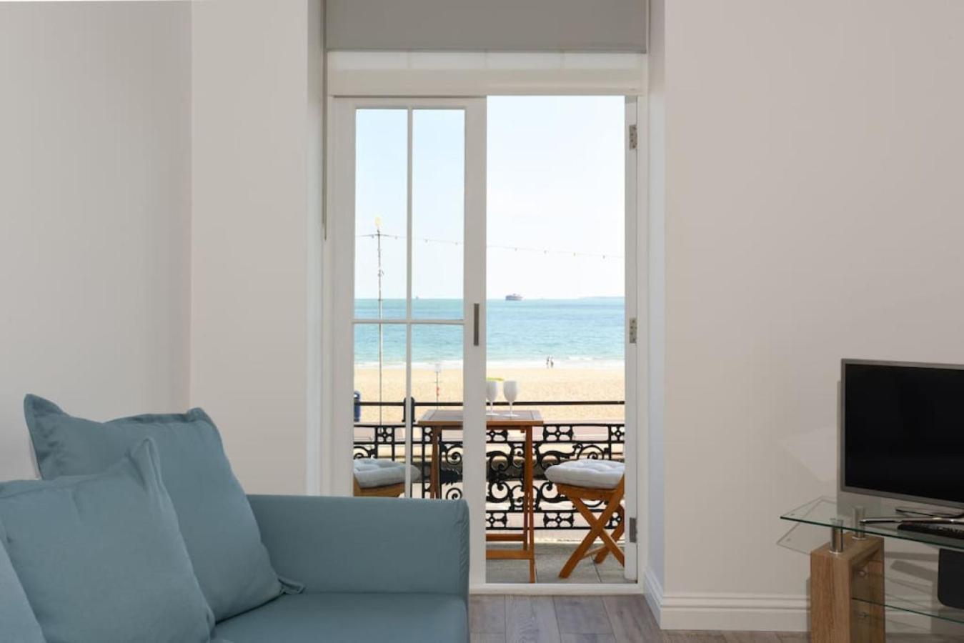 Air Maison - Stunning Beach Front Apartment Portsmouth Exteriér fotografie