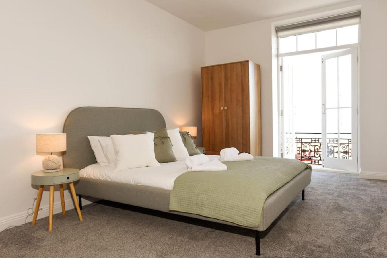 Air Maison - Stunning Beach Front Apartment Portsmouth Exteriér fotografie