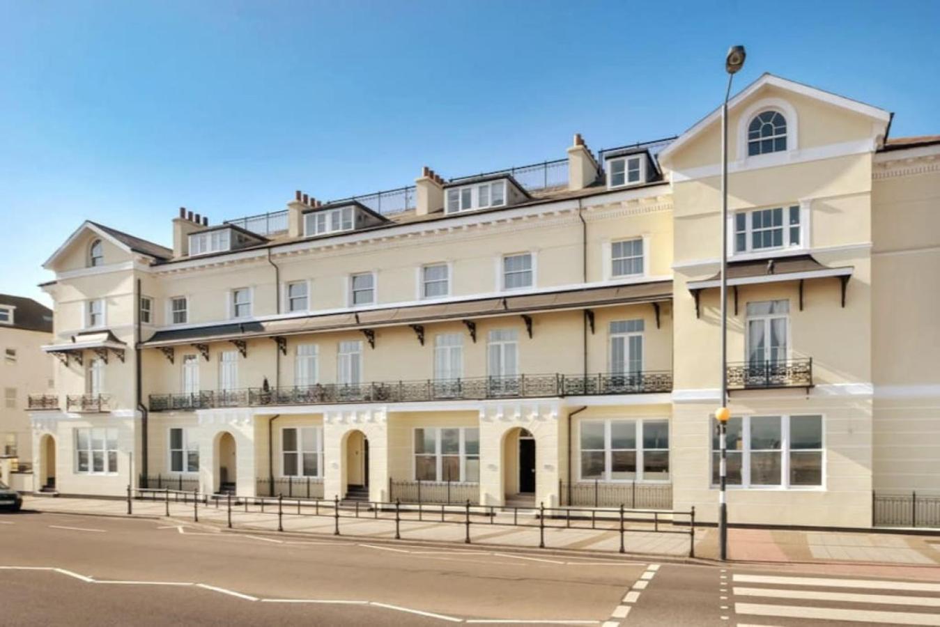 Air Maison - Stunning Beach Front Apartment Portsmouth Exteriér fotografie